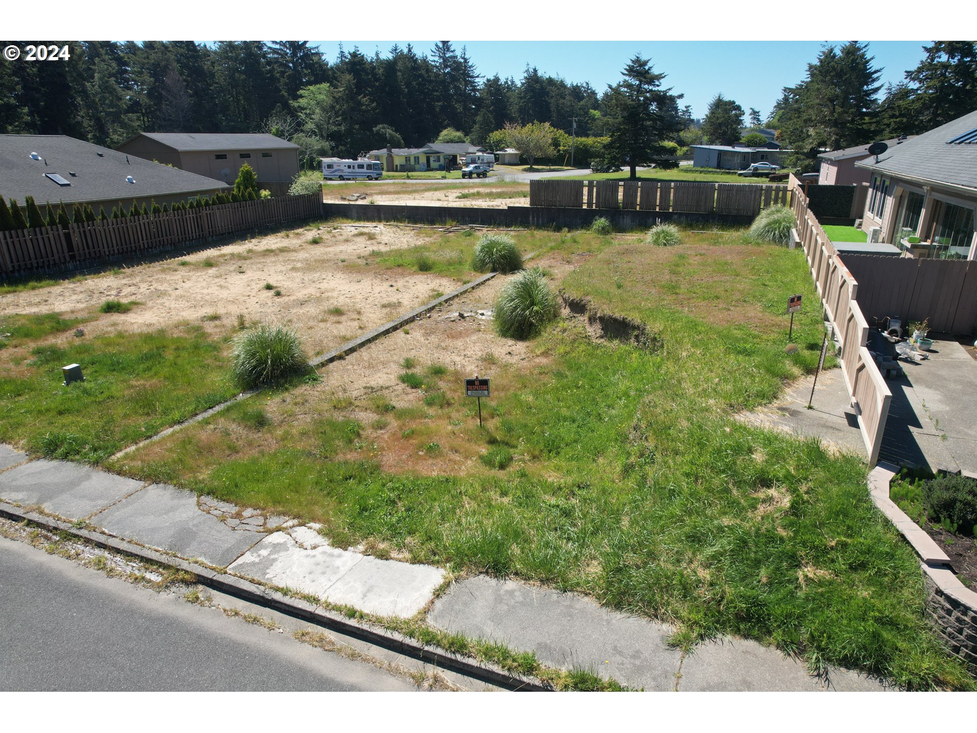 755 Edwards Coos Bay, OR 97420 - Photo 4 of 23