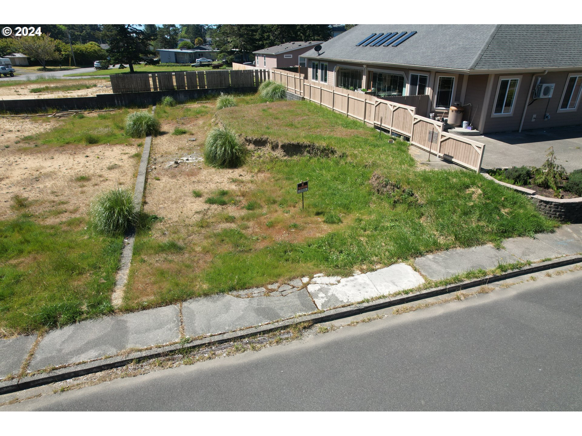 755 Edwards Coos Bay, OR 97420 - Photo 5 of 23