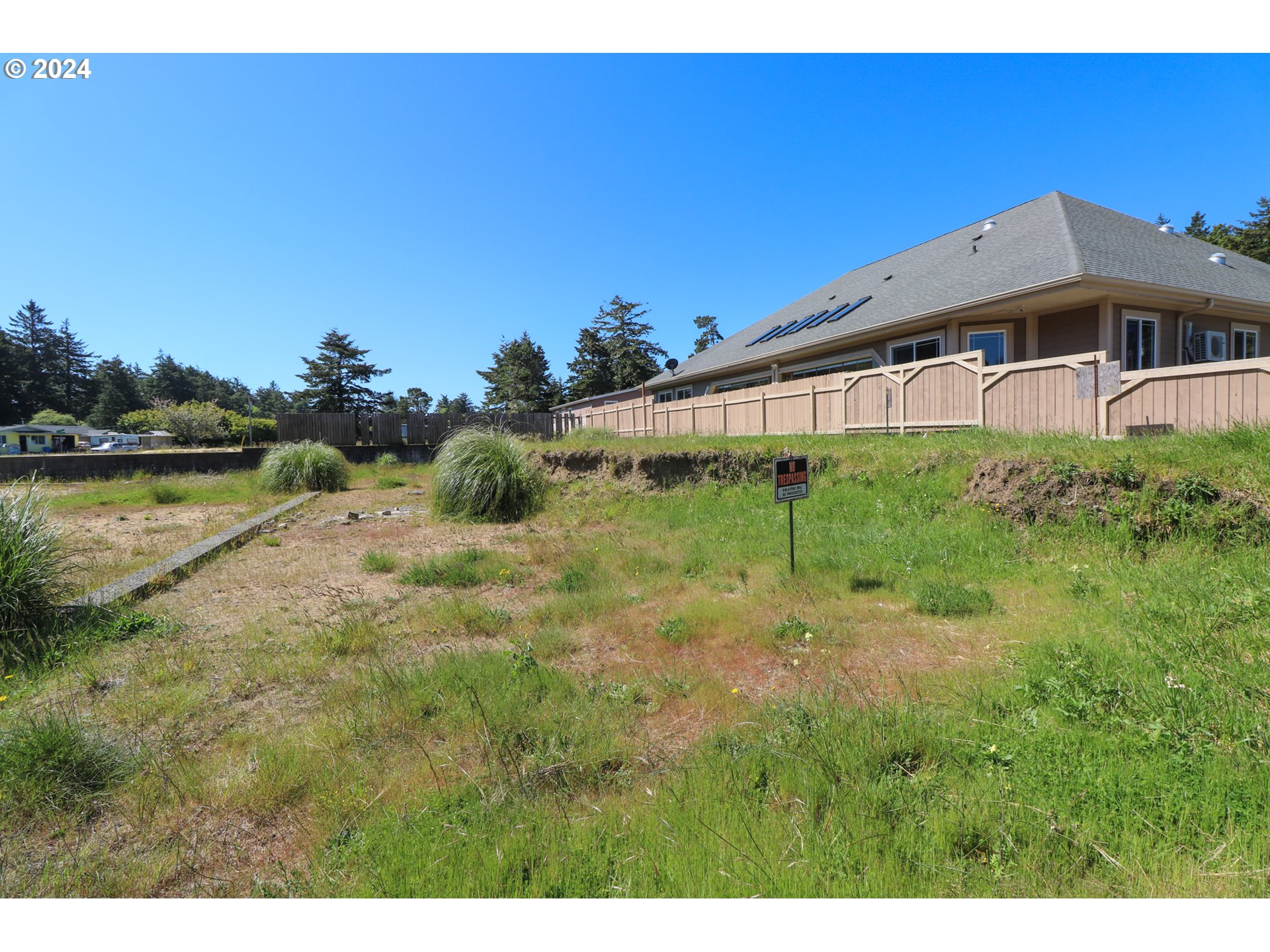 755 Edwards Coos Bay, OR 97420 - Photo 6 of 23