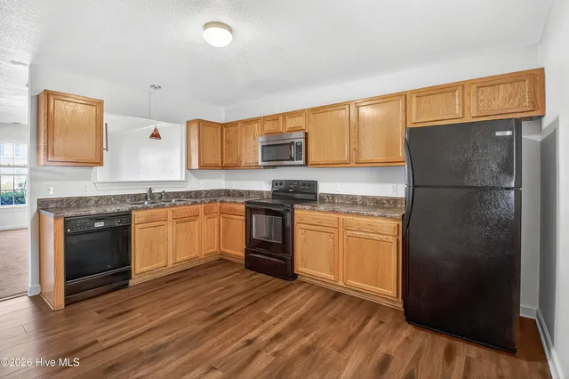 $1,250 | 502 Streamwood Drive, Jacksonville, NC 28546