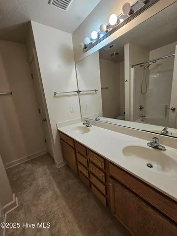 $1,250 | 502 Streamwood Drive, Jacksonville, NC 28546