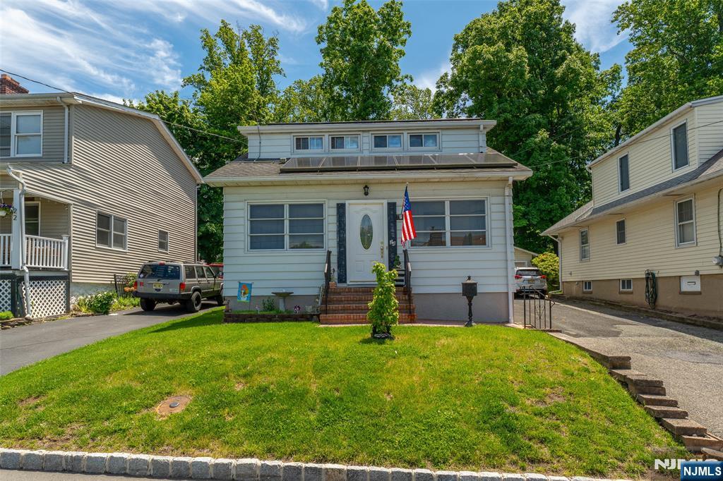 24 Robertson Road West Orange, NJ 07052 - Photo 1 of 27