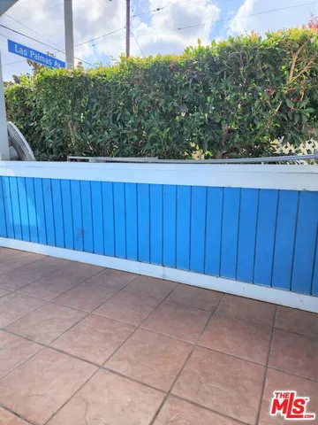 $1,950 | 6685 De Longpre Avenue, Los Angeles, CA 90028