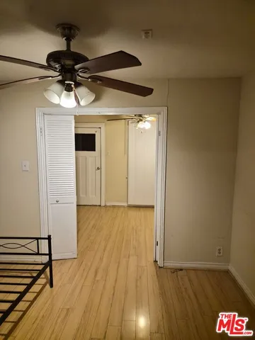 $1,950 | 6685 De Longpre Avenue, Los Angeles, CA 90028