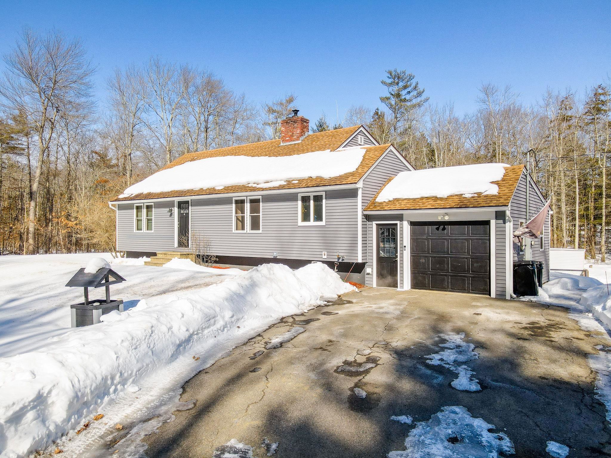 74 Royal Range Road Sandown, NH 03873 - Photo 1 of 33