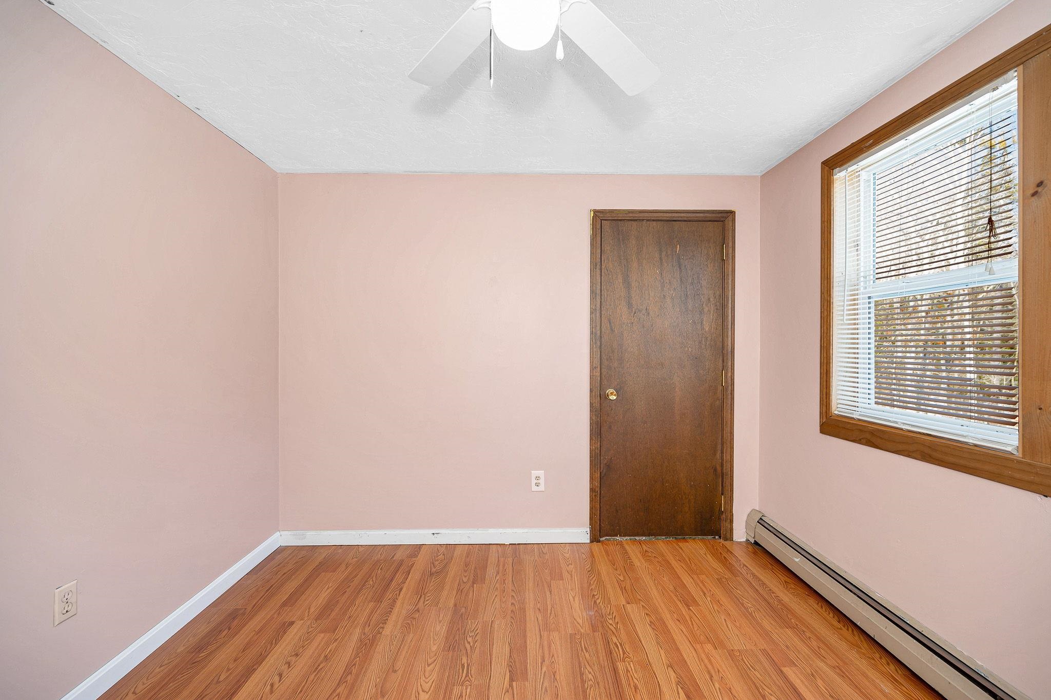 74 Royal Range Road Sandown, NH 03873 - Photo 15 of 33