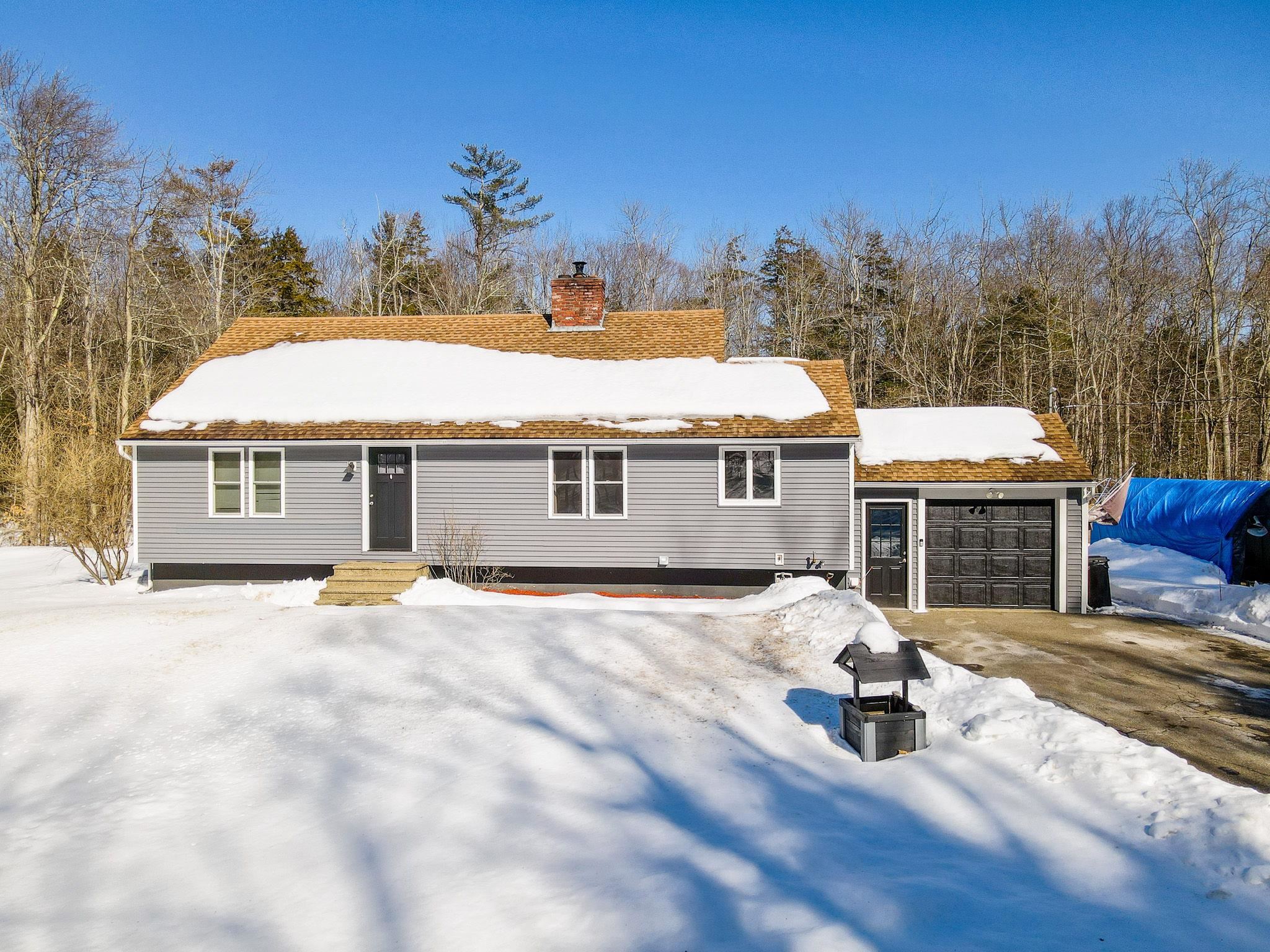 74 Royal Range Road Sandown, NH 03873 - Photo 2 of 33