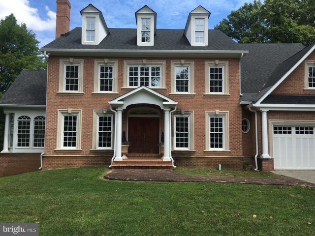 706 Ninovan Road Southeast Vienna, VA 22180 - Photo 1 of 16 Exterior (Front)