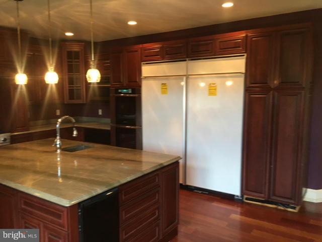 706 Ninovan Road Southeast Vienna, VA 22180 - Photo 2 of 16 Interior (General)