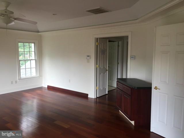 706 Ninovan Road Southeast Vienna, VA 22180 - Photo 14 of 16 Interior (General)