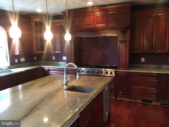 706 Ninovan Road Southeast Vienna, VA 22180 - Photo 3 of 16 Interior (General)