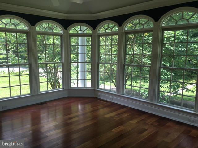 706 Ninovan Road Southeast Vienna, VA 22180 - Photo 5 of 16 Interior (General)