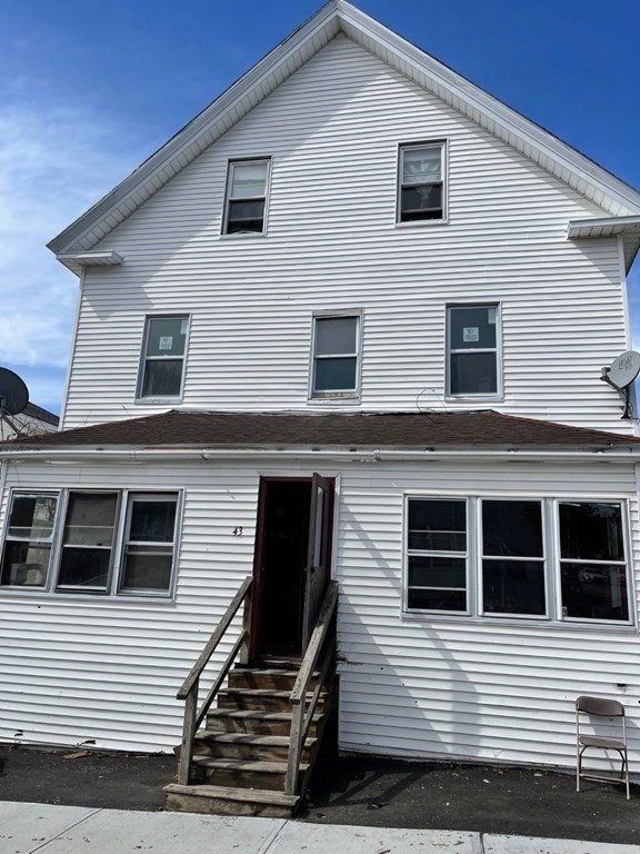 43 Orient Street Worcester, MA 01604 - Photo 2 of 16