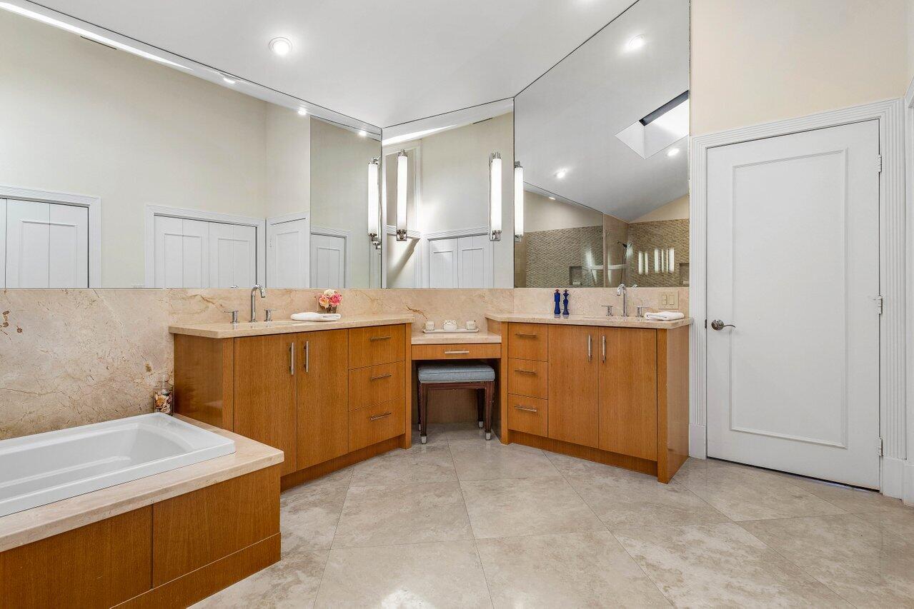 17111 Huntington Park Way Boca Raton, FL 33496 - Photo 27 of 59 Hers/Primary Bathroom
