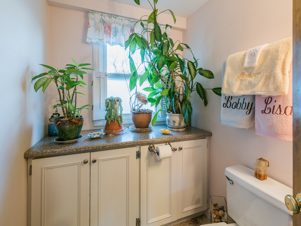 35 Kilburn Road Newton, MA 02465 - Photo 14 of 24