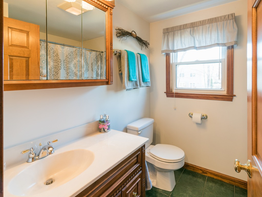 35 Kilburn Road Newton, MA 02465 - Photo 15 of 24