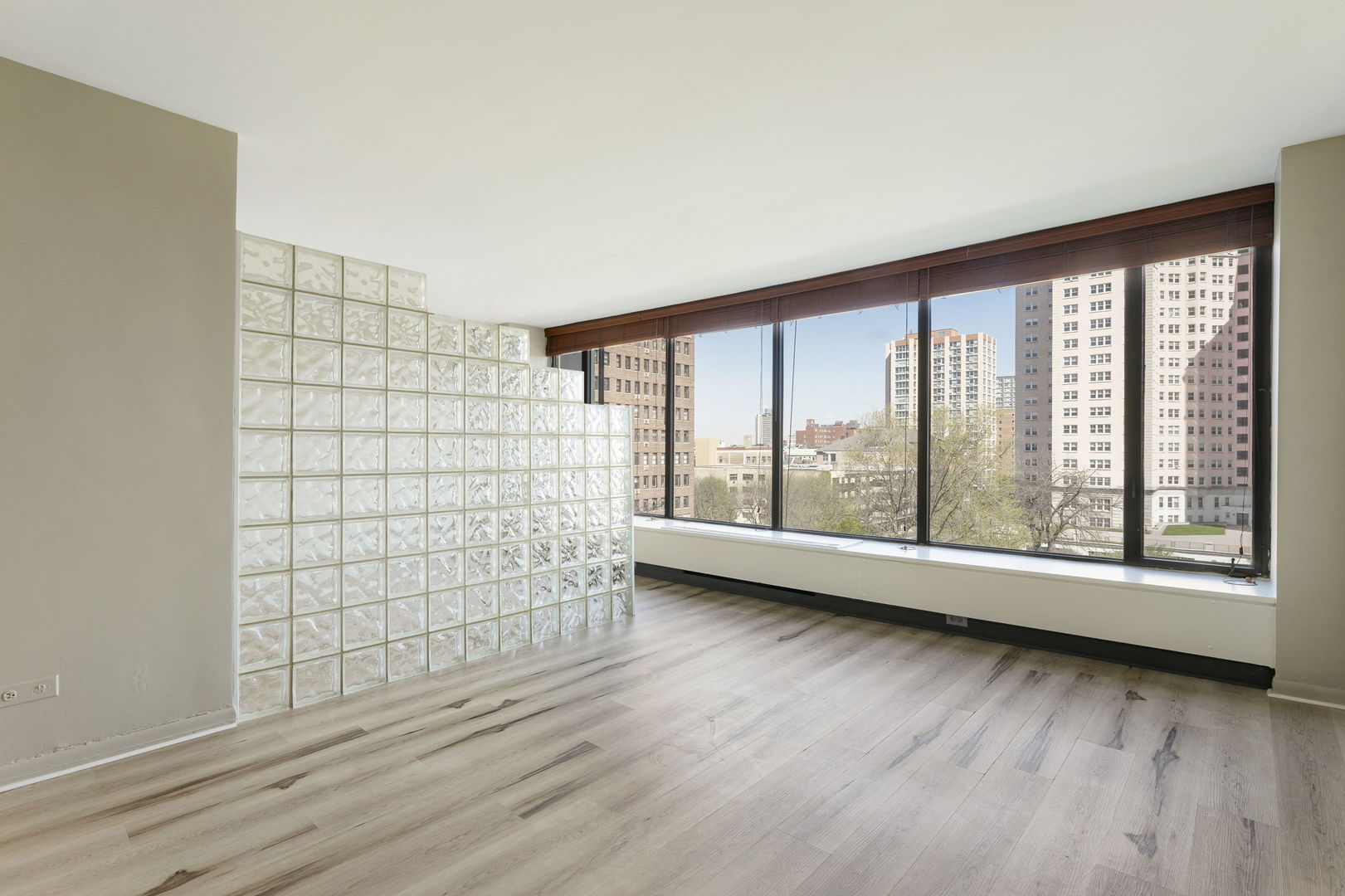5455 North Sheridan Road, Unit 707 Chicago, IL 60640 - Photo 13 of 23 Gallery Image 13