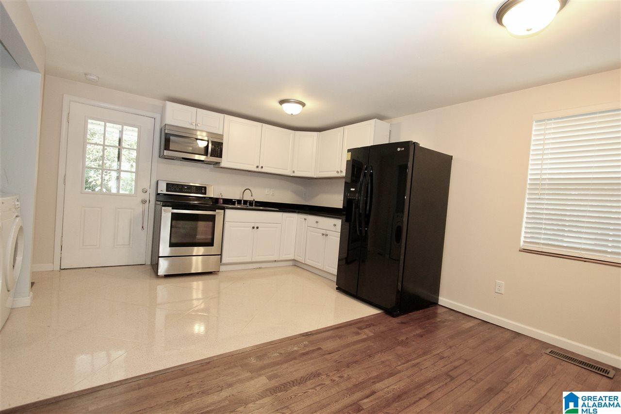 613 10th Avenue Southwest Alabaster, AL 35007 - Photo 4 of 16