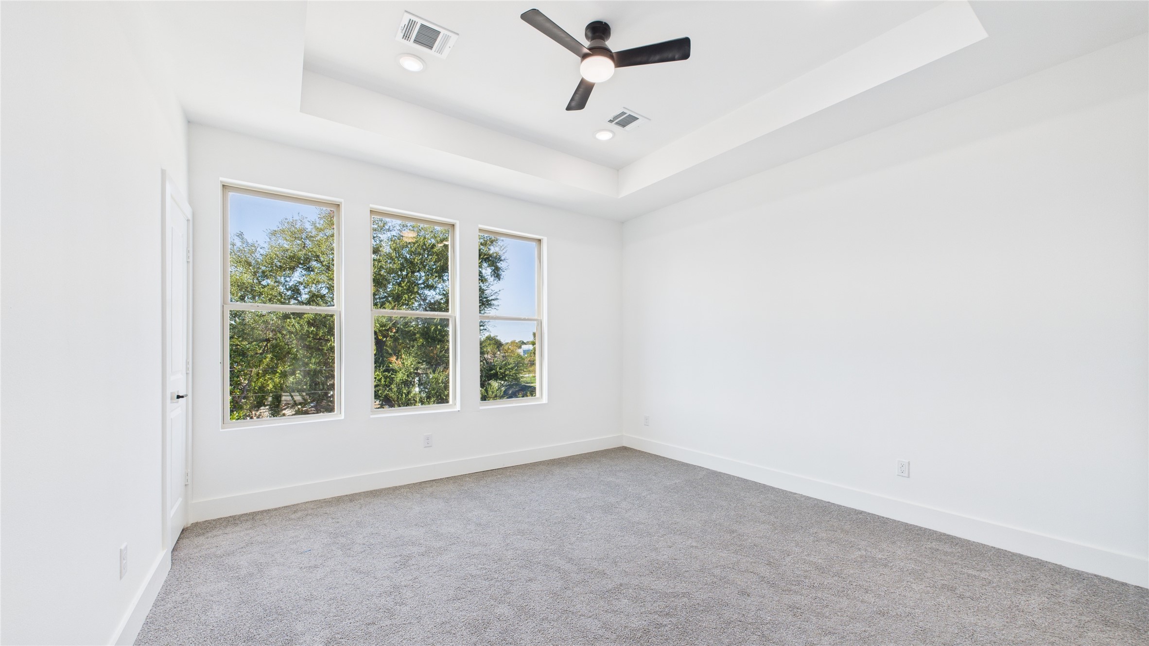 5318 Terry Street Houston, TX 77009 - Photo 21 of 28 Primary bedroom - 3rd floor