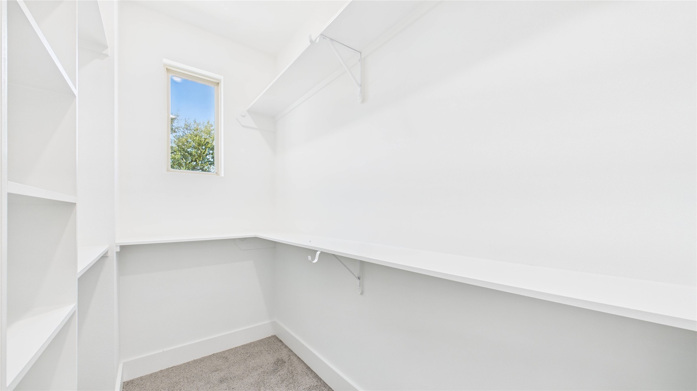 5318 Terry Street Houston, TX 77009 - Photo 26 of 28 Large walk-in closet