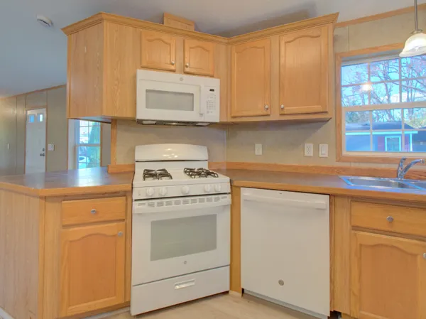 $189,000 | 932 Long Cove Road, Ledyard, CT 06335