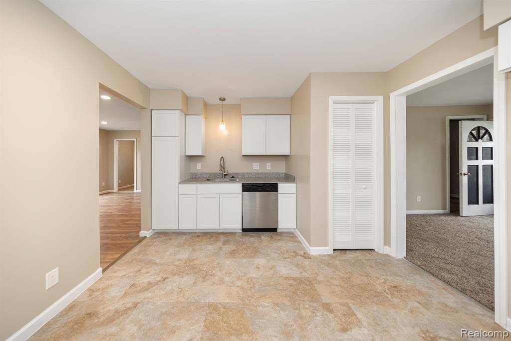 20935 Waltham Road Warren, MI 48089 - Photo 11 of 40