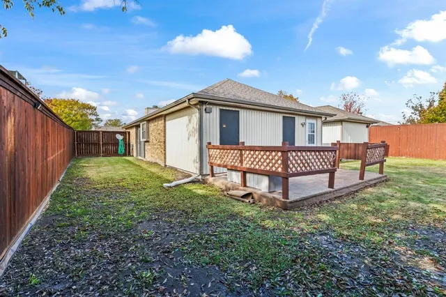 $275,000 | 3205 Hillcrest Drive, Rowlett, TX 75088