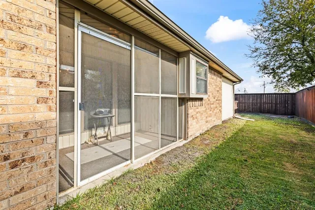 $275,000 | 3205 Hillcrest Drive, Rowlett, TX 75088