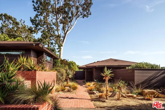a view of outdoor space yard and patio
