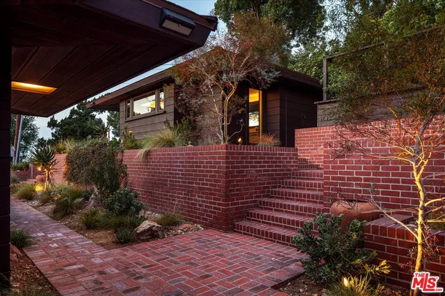 $3,000,000 | 4260 Sea View Lane, Los Angeles, CA 90065