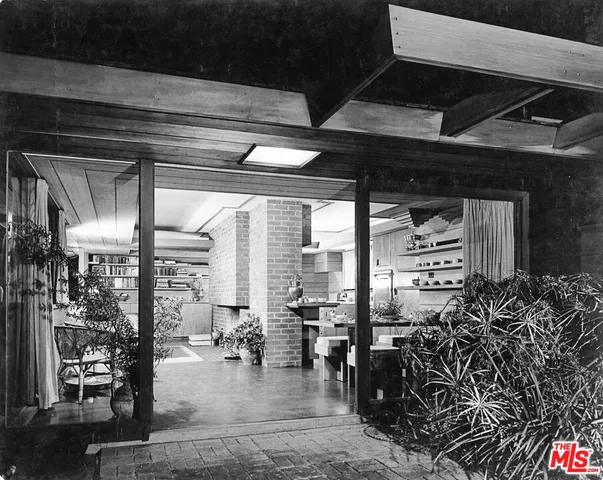 $3,000,000 | 4260 Sea View Lane, Los Angeles, CA 90065