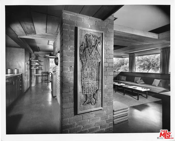 $3,000,000 | 4260 Sea View Lane, Los Angeles, CA 90065