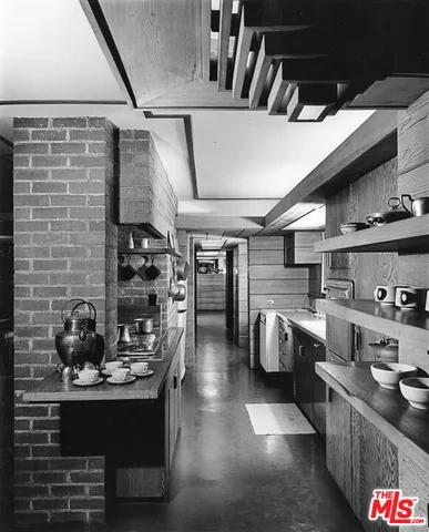 $3,000,000 | 4260 Sea View Lane, Los Angeles, CA 90065