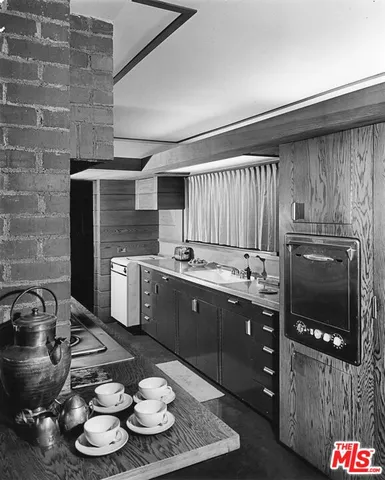 $3,000,000 | 4260 Sea View Lane, Los Angeles, CA 90065