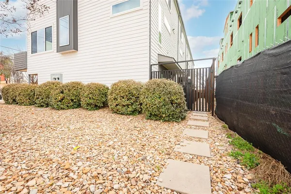 a view of entryway front of house