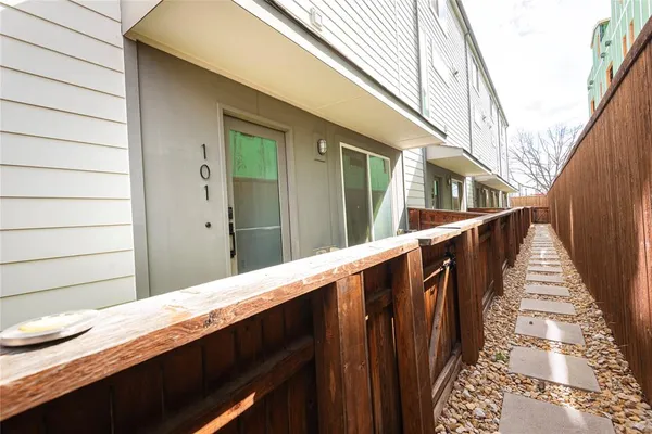 $3,400 | 1901 North Carroll Avenue, Unit 101, Dallas, TX 75204