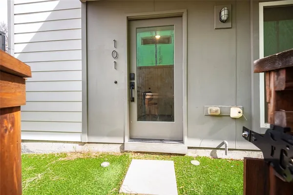 $3,400 | 1901 North Carroll Avenue, Unit 101, Dallas, TX 75204