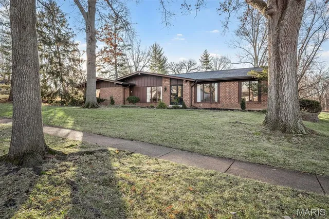 $600,000 | 502 Richley Drive, Chesterfield, MO 63017