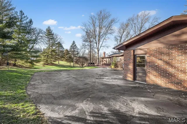 $600,000 | 502 Richley Drive, Chesterfield, MO 63017