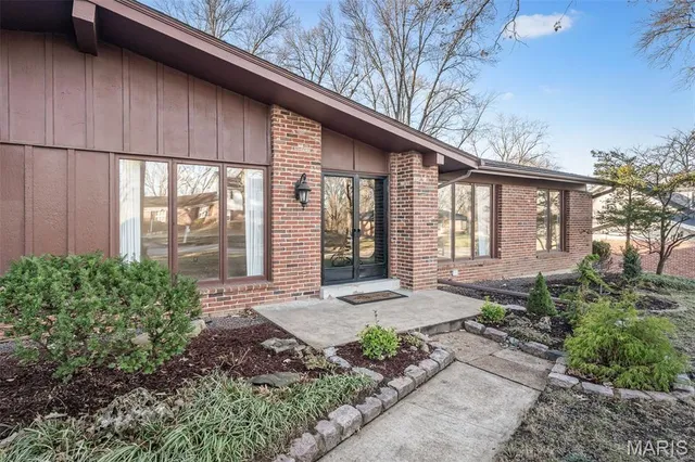 $600,000 | 502 Richley Drive, Chesterfield, MO 63017