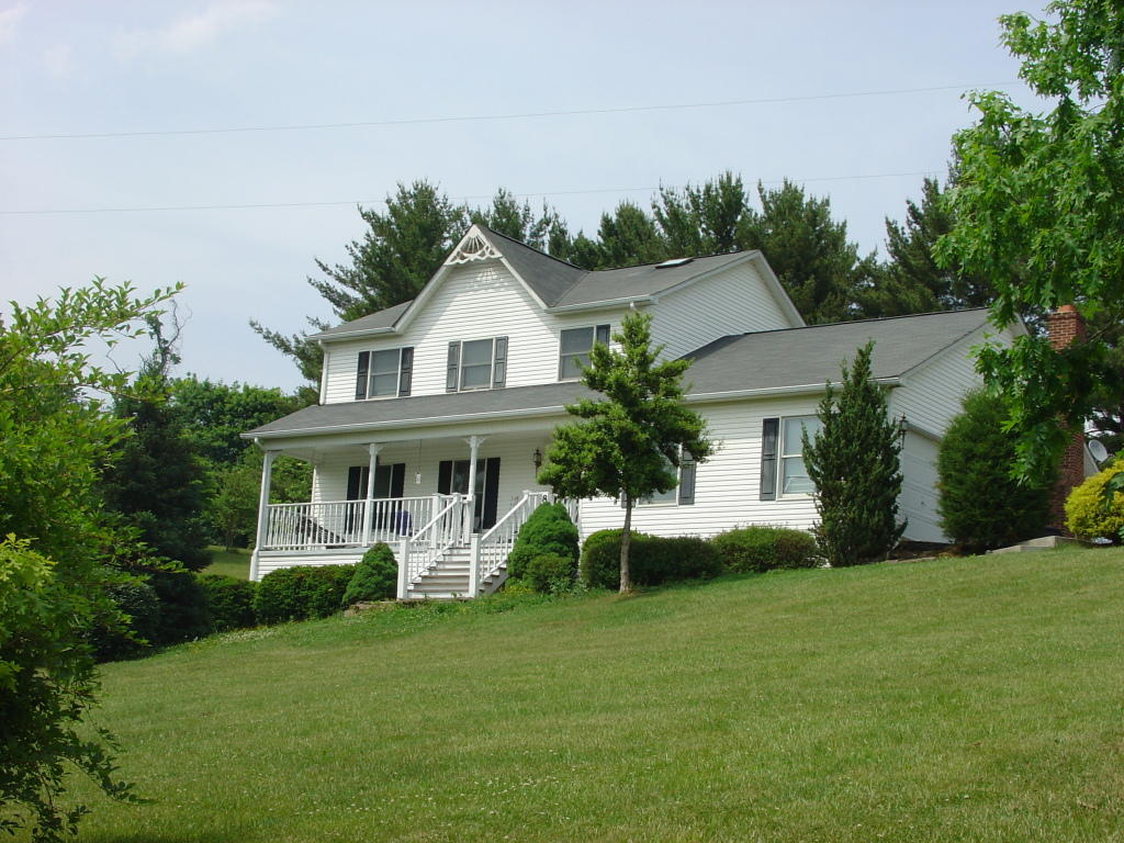 8005 Olsen Road Roanoke, VA 24019 - Photo 1 of 24 8005 Olsen Rd.