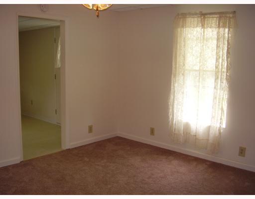 5631 Curry Road Baldwin, PA 15236 - Photo 3 of 7 Dining Room.