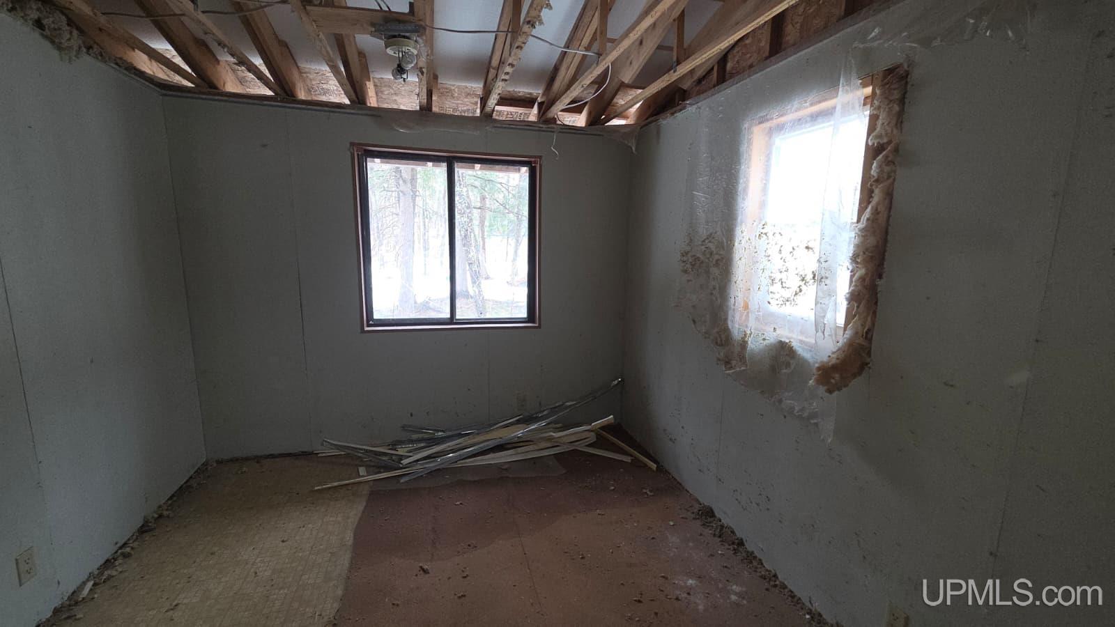 7122 Maple Grove Road Munising, MI 49862 - Photo 16 of 44