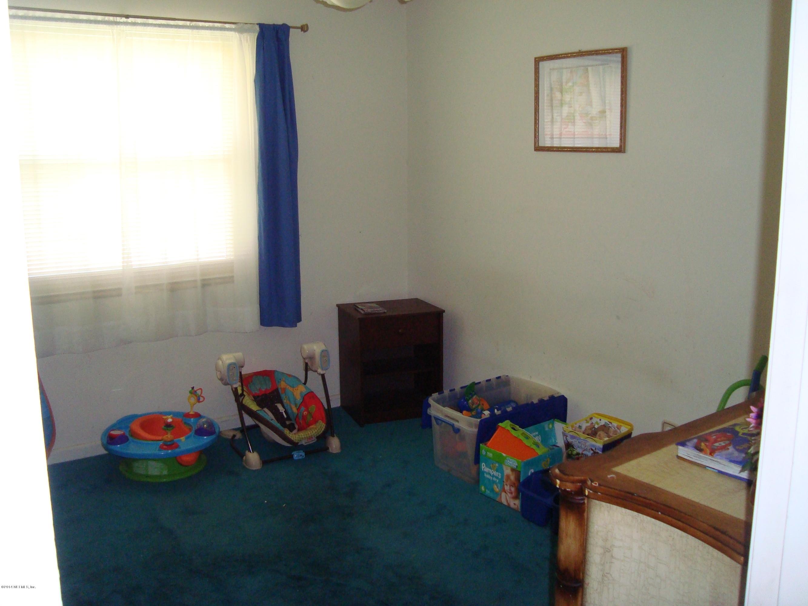 3263 Shetland Road West Jacksonville, FL 32277 - Photo 11 of 19 14 - Bedroom 1