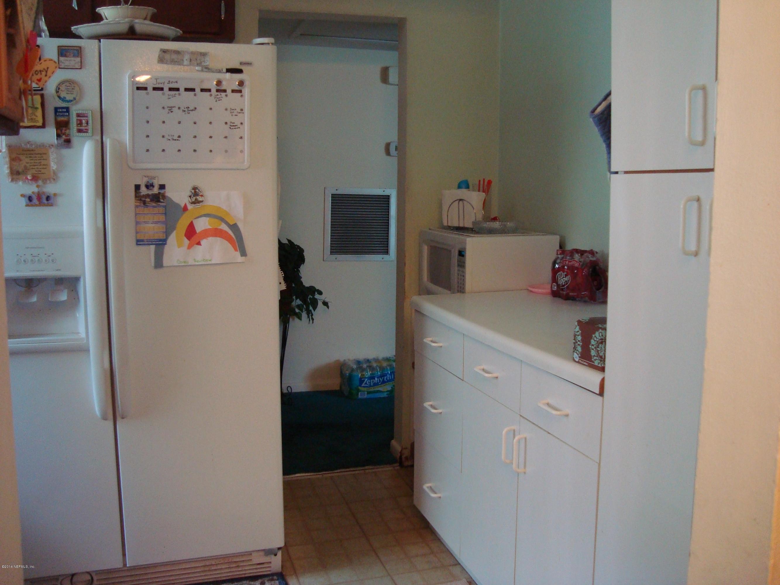 3263 Shetland Road West Jacksonville, FL 32277 - Photo 8 of 19 10 - Kitchen 2