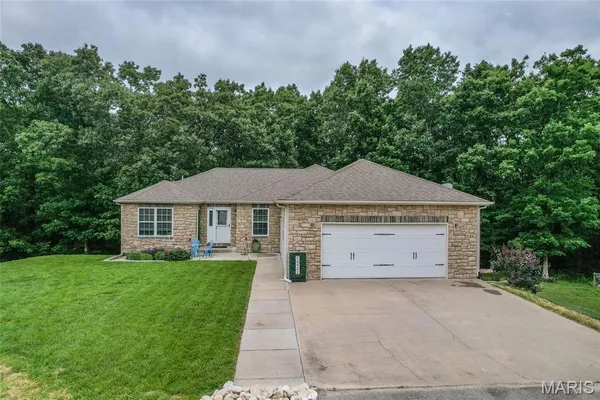 $419,900 | 16401 Hoover Lane, St. Robert, MO 65584