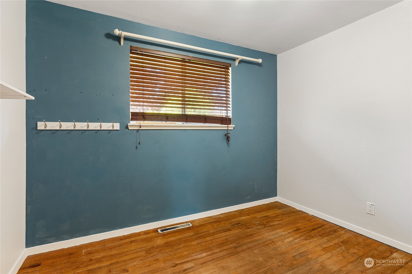 7623 Tyee Road Everett, WA 98203 - Photo 29 of 37 a view of a room that has a window in it