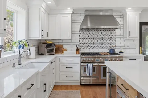 $2,225,000 | 12 Beatty Lane, Easton, MA 02375