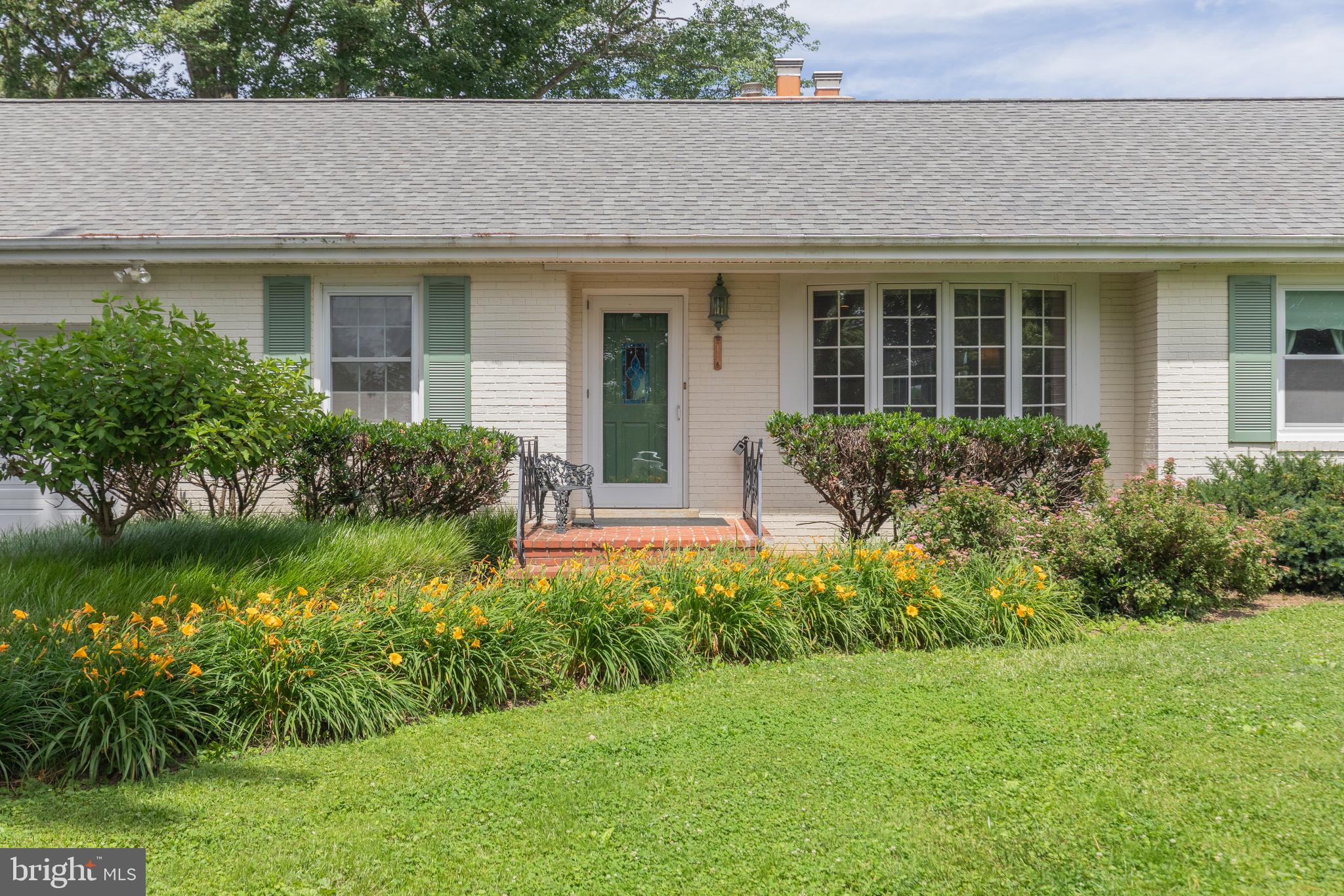 22520 Peach Tree Road Boyds, MD 20841 - Photo 2 of 50 Beautiful landscaping throughout.