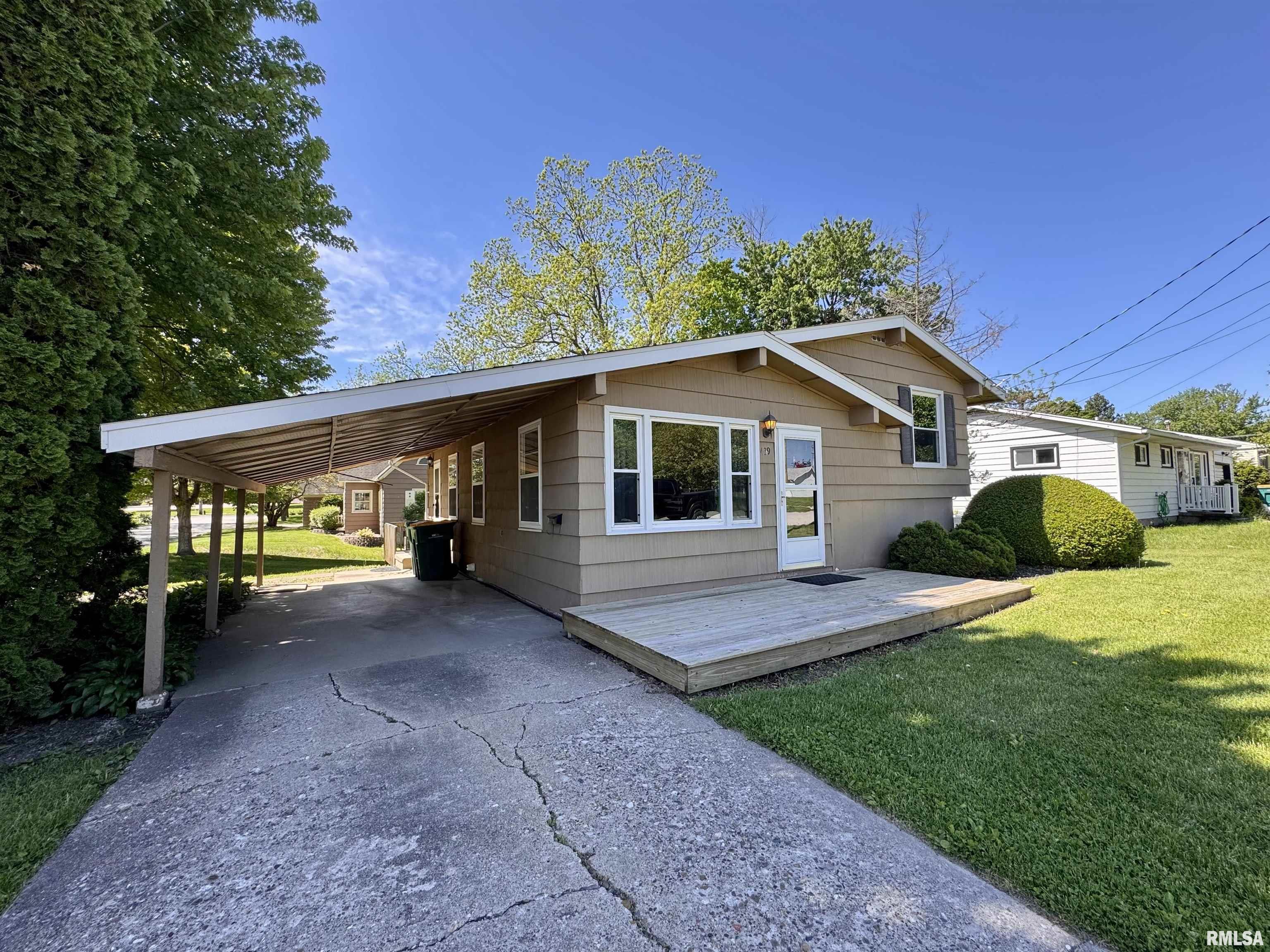 439 East Yeiser Street Macomb, IL 61455 - Photo 1 of 24